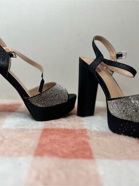 Delicacy Platform Block Heel Sandals with Rhinestone Accent in Black size 7